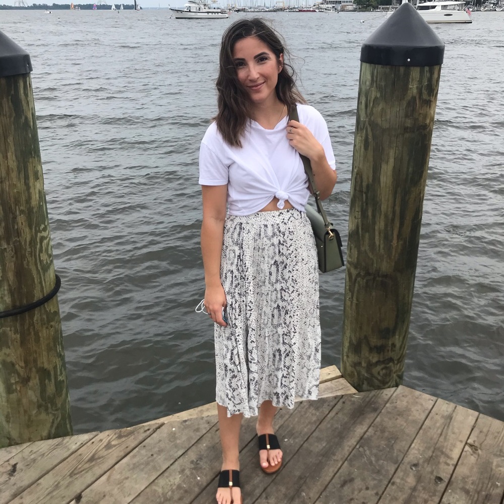 Meet your Posher, Dalia